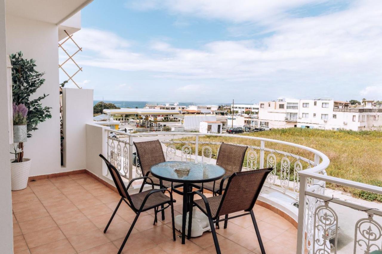 Phaedrus Living: Harmony Sea View Apartment Paphos Bagian luar foto